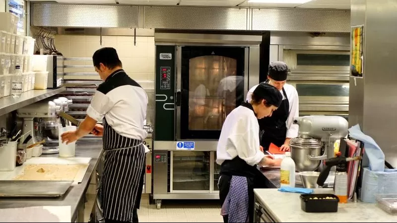 Cooktops + Equipamentos Essenciais para a Cozinha de um Hotel.