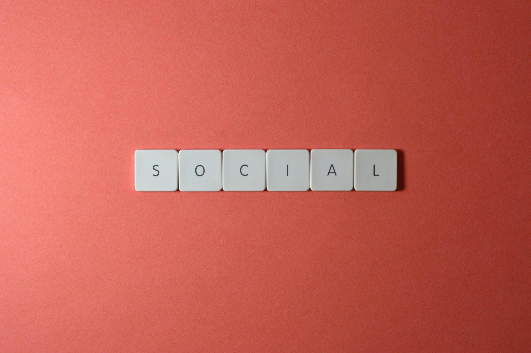 Estratégias de Marketing Digital para Aumentar o Alcance nas Redes Sociais em Negócios de Turismo