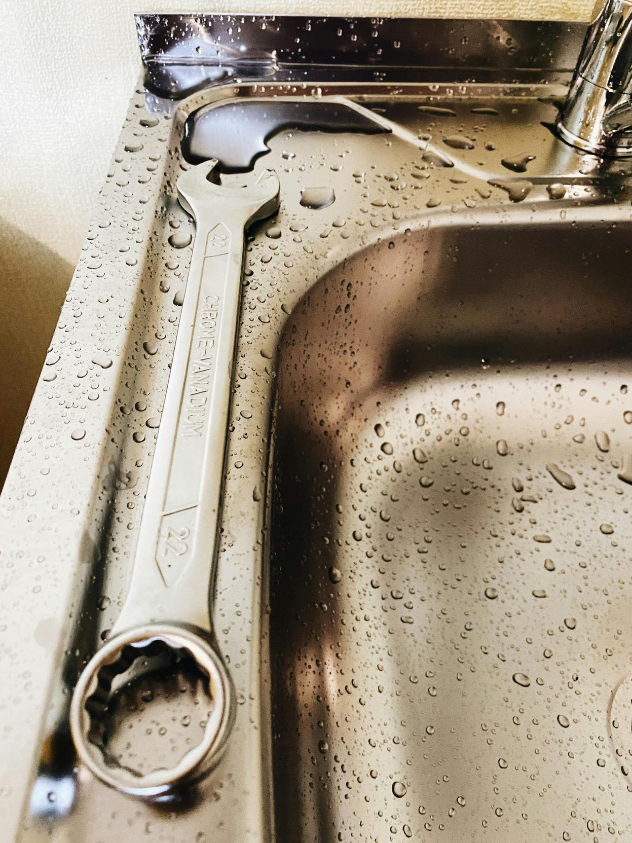 Prevenção de Danos: Dicas Essenciais para Evitar Vazamentos de Água em Seu Imóvel em Suzano
